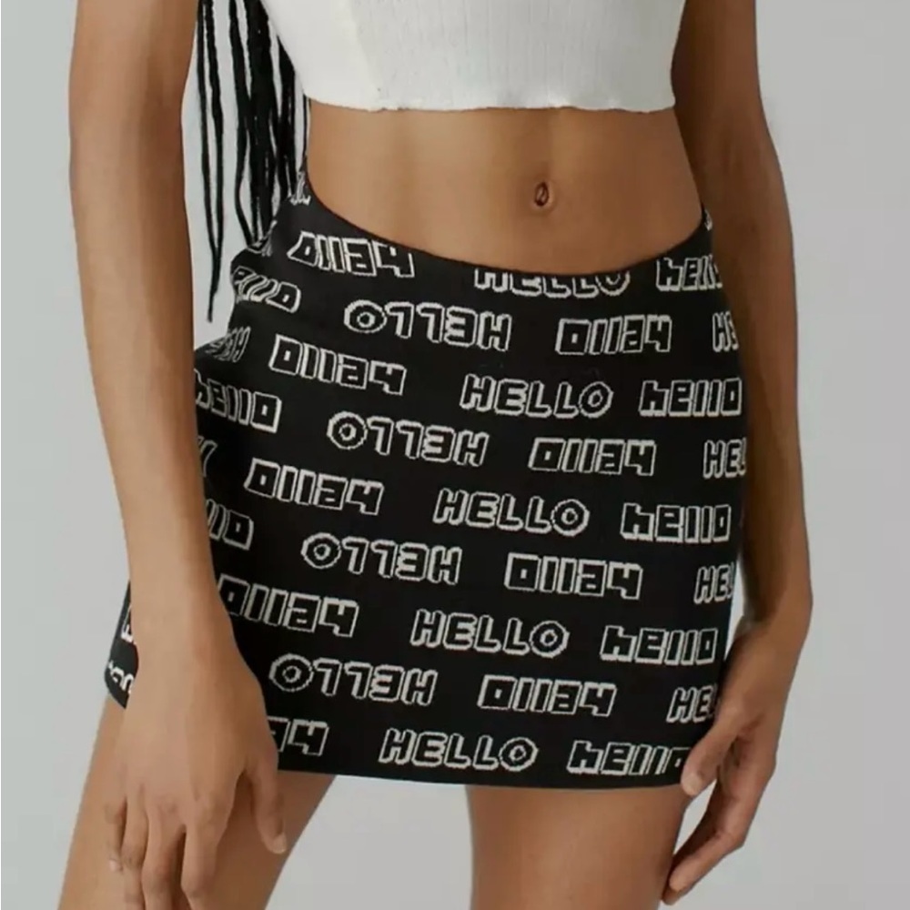 Urban Outfitters UO Alice HELLO POP ART Knit  Mini Skirt  - Size Medium.